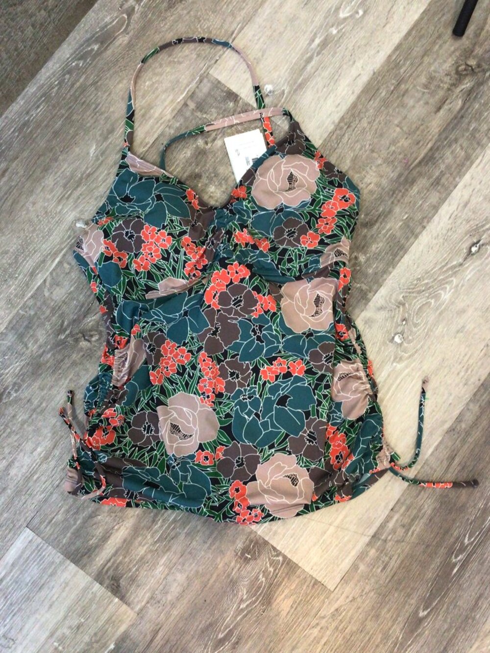 NWT Carve Camari Tankini Swim Top Size 38D